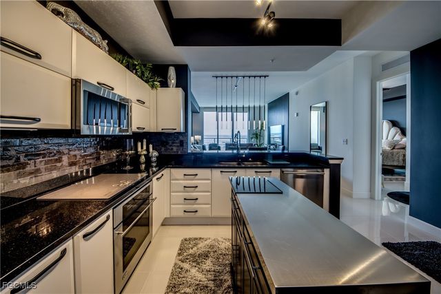 3000 Oasis Grand BLVD MPH3, Fort Myers, FL 33916