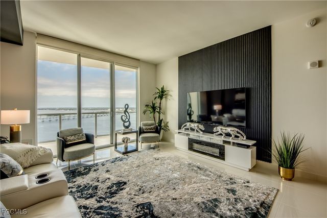 3000 Oasis Grand BLVD MPH3, Fort Myers, FL 33916