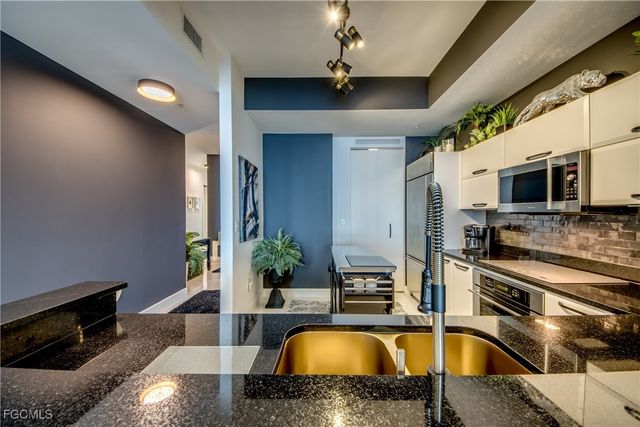 3000 Oasis Grand BLVD MPH3, Fort Myers, FL 33916