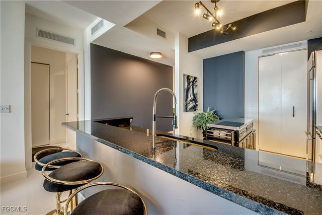 3000 Oasis Grand BLVD MPH3, Fort Myers, FL 33916