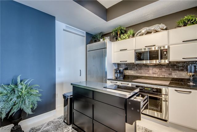 3000 Oasis Grand BLVD MPH3, Fort Myers, FL 33916