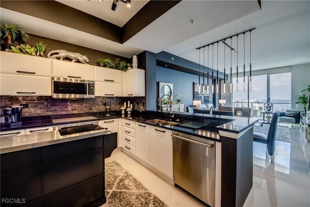 3000 Oasis Grand BLVD MPH3, Fort Myers, FL 33916