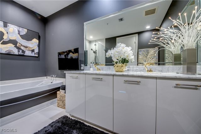 3000 Oasis Grand BLVD MPH3, Fort Myers, FL 33916