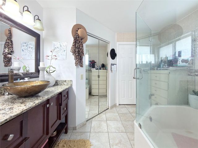 12415 NW 7th St, Miami, FL 33182