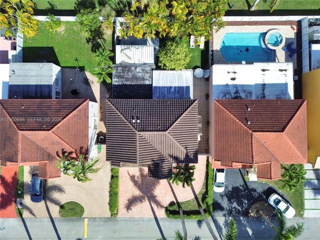 12415 NW 7th St, Miami, FL 33182