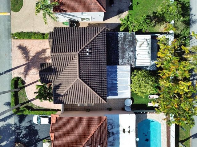 12415 NW 7th St, Miami, FL 33182