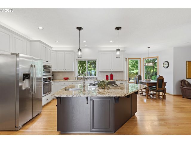 847 Ne ROGAHN St, Hillsboro, OR 97124