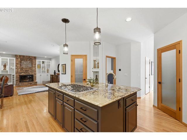 847 Ne ROGAHN St, Hillsboro, OR 97124