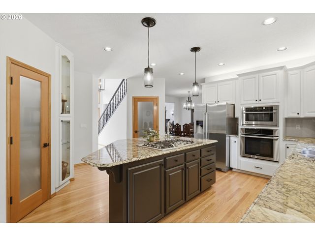 847 Ne ROGAHN St, Hillsboro, OR 97124
