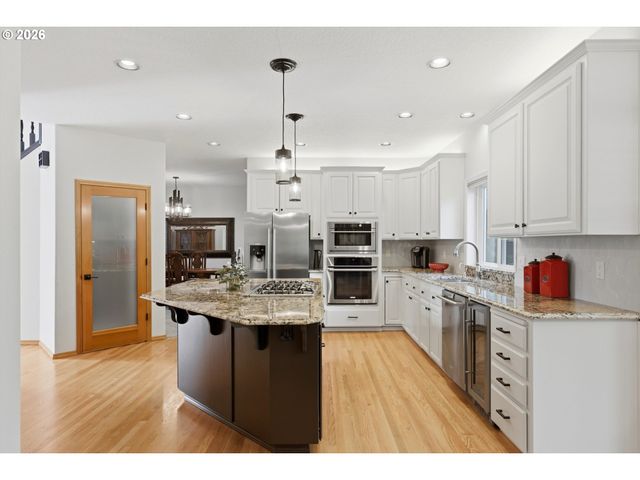 847 Ne ROGAHN St, Hillsboro, OR 97124