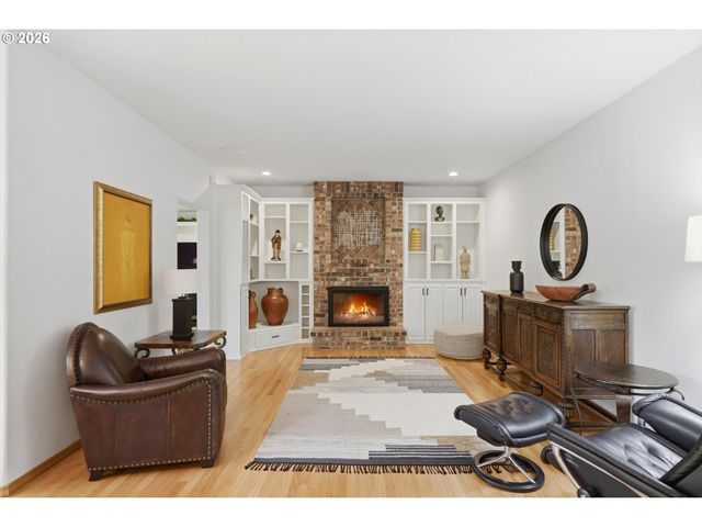 847 Ne ROGAHN St, Hillsboro, OR 97124