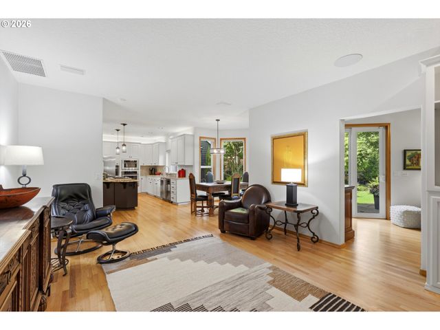 847 Ne ROGAHN St, Hillsboro, OR 97124