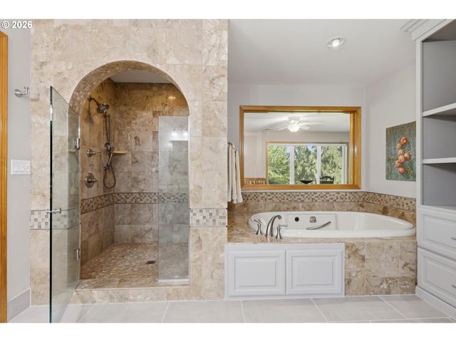 847 Ne ROGAHN St, Hillsboro, OR 97124