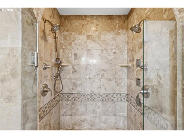847 Ne ROGAHN St, Hillsboro, OR 97124