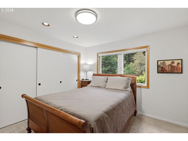 847 Ne ROGAHN St, Hillsboro, OR 97124