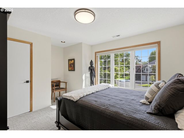 847 Ne ROGAHN St, Hillsboro, OR 97124