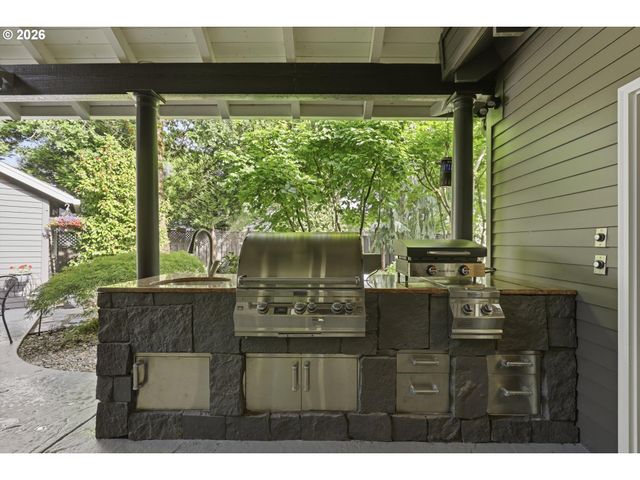 847 Ne ROGAHN St, Hillsboro, OR 97124