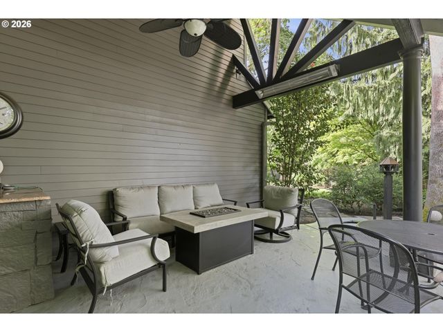 847 Ne ROGAHN St, Hillsboro, OR 97124