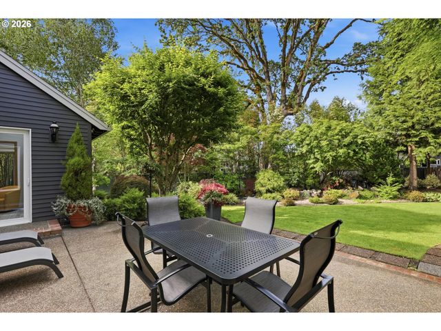 847 Ne ROGAHN St, Hillsboro, OR 97124