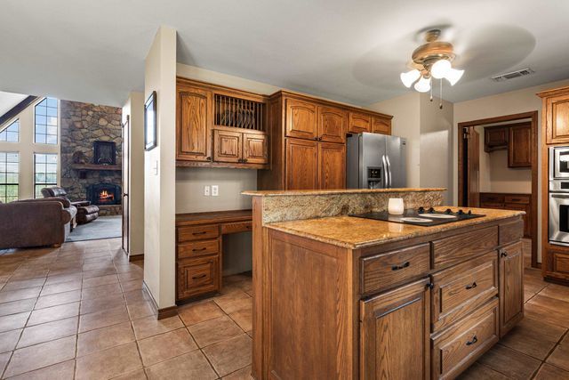 450 Reeves Lane, Jefferson, TX 75657