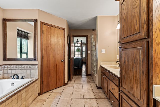 450 Reeves Lane, Jefferson, TX 75657