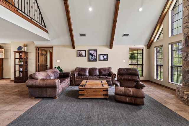 450 Reeves Lane, Jefferson, TX 75657