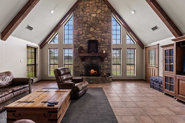 450 Reeves Lane, Jefferson, TX 75657