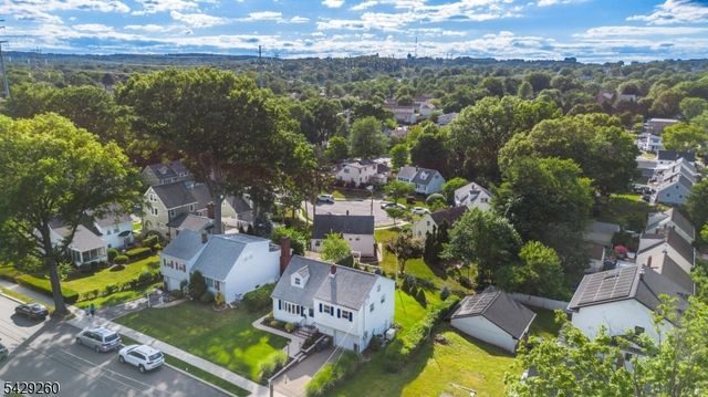 59 Hooyman Dr, Clifton City, NJ 07013