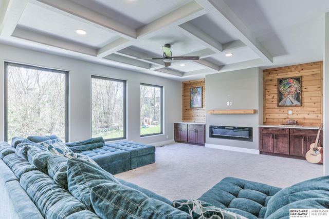 8215 N 166 Street, Bennington, NE 68007