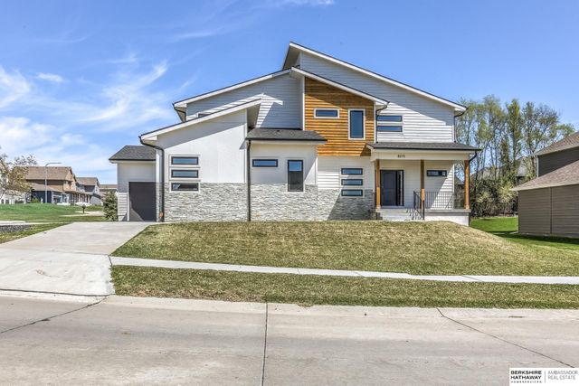 8215 N 166 Street, Bennington, NE 68007