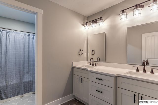 8215 N 166 Street, Bennington, NE 68007