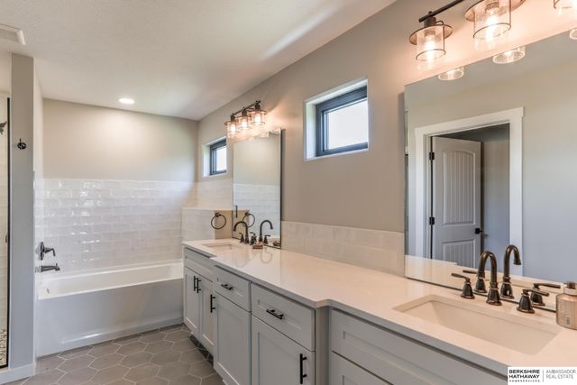 8215 N 166 Street, Bennington, NE 68007