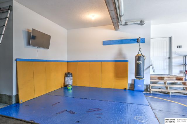 8215 N 166 Street, Bennington, NE 68007