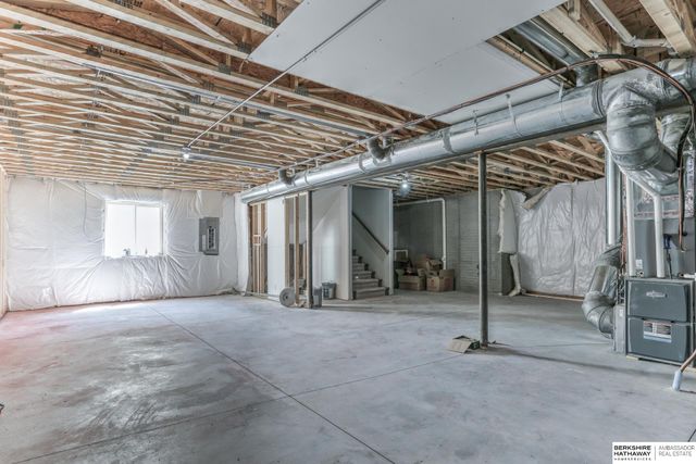 8215 N 166 Street, Bennington, NE 68007