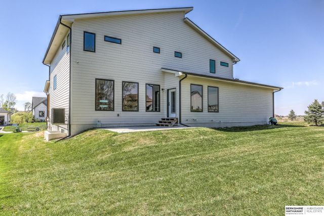 8215 N 166 Street, Bennington, NE 68007