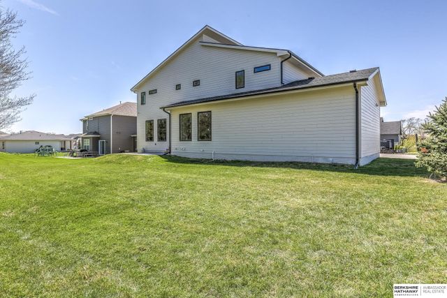 8215 N 166 Street, Bennington, NE 68007
