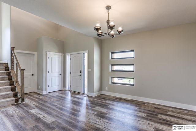 8215 N 166 Street, Bennington, NE 68007