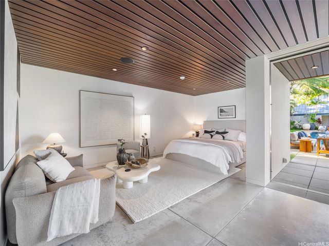 1240 Mokulua Drive, Kailua, HI 96734