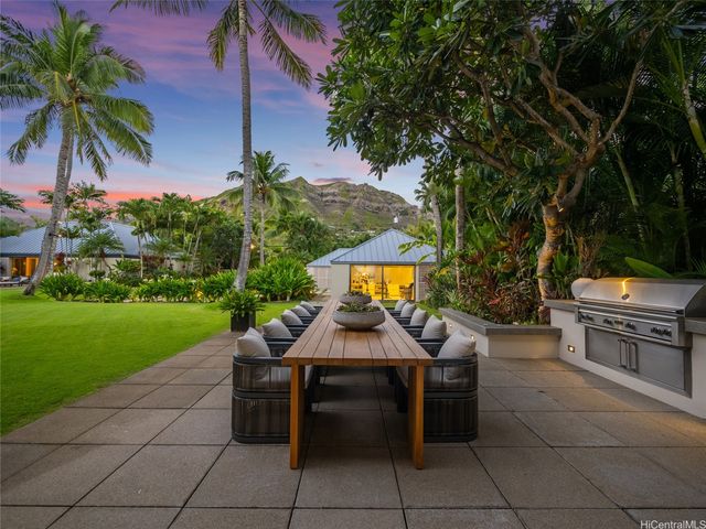 1240 Mokulua Drive, Kailua, HI 96734