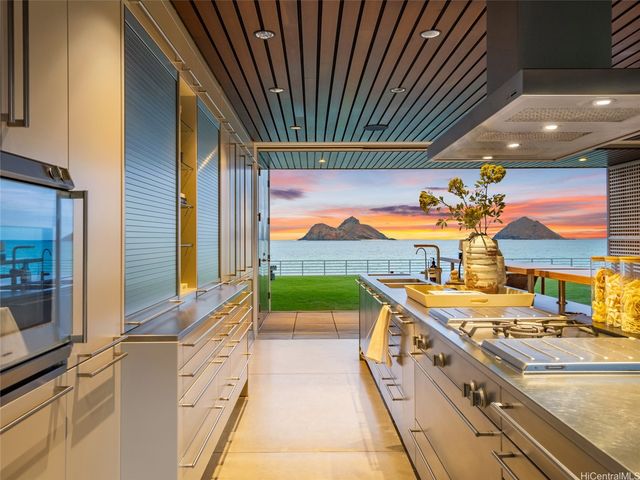 1240 Mokulua Drive, Kailua, HI 96734