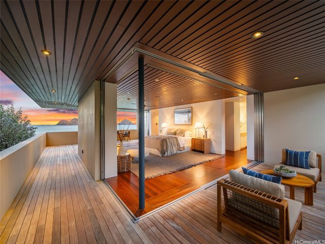 1240 Mokulua Drive, Kailua, HI 96734