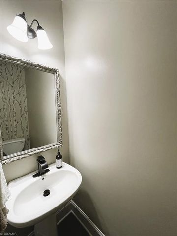 6050 Charring Drive, Kernersville, NC 27284