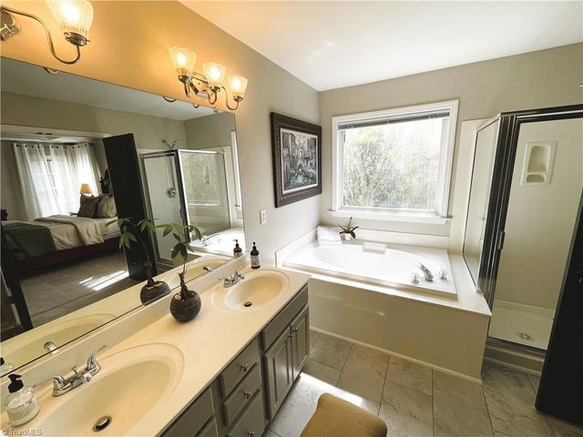 6050 Charring Drive, Kernersville, NC 27284