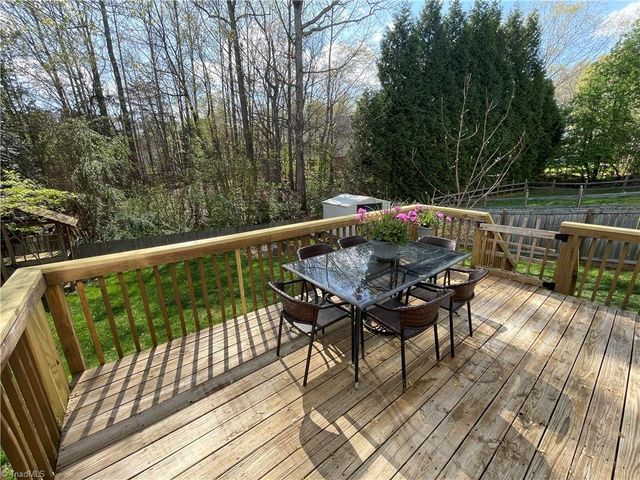 6050 Charring Drive, Kernersville, NC 27284