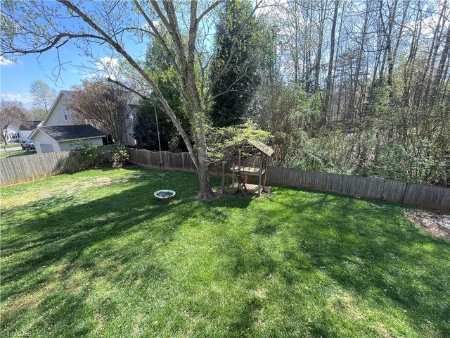 6050 Charring Drive, Kernersville, NC 27284