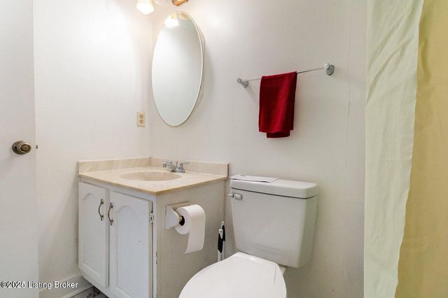 312 EL CONQUISTADOR Pl 312, Louisville, KY 40220