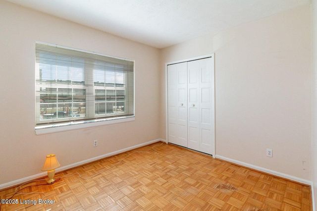 312 EL CONQUISTADOR Pl 312, Louisville, KY 40220