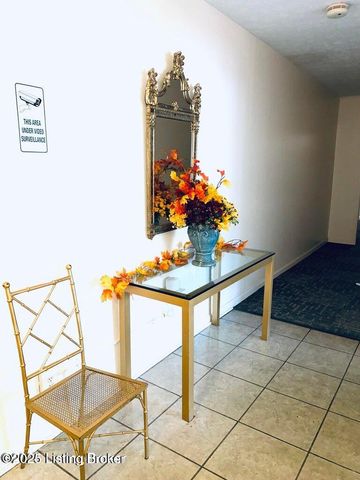 312 EL CONQUISTADOR Pl 312, Louisville, KY 40220