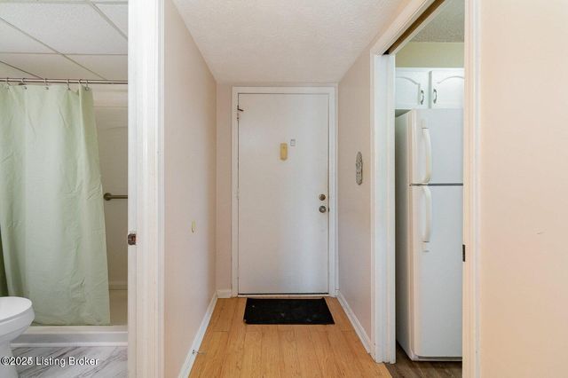 312 EL CONQUISTADOR Pl 312, Louisville, KY 40220