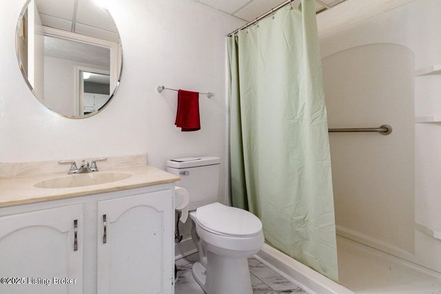 312 EL CONQUISTADOR Pl 312, Louisville, KY 40220